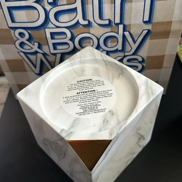 Bath & body works 3 wick candle holder - Picture 4 of 5